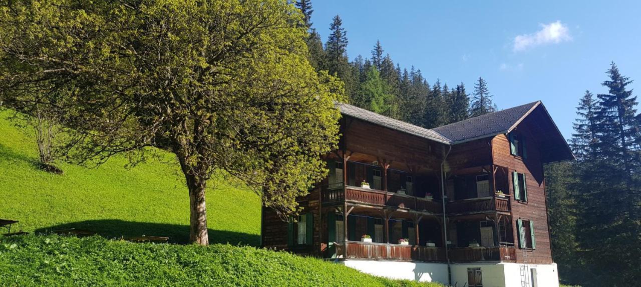 Berghaus Iffigenalp Hotel Lenk Bagian luar foto